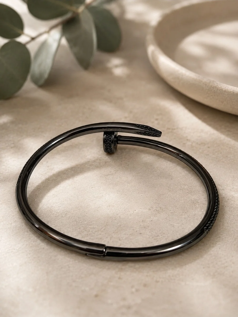 SZ-19 Black Paved Nail-Style Bangle Bracelet
